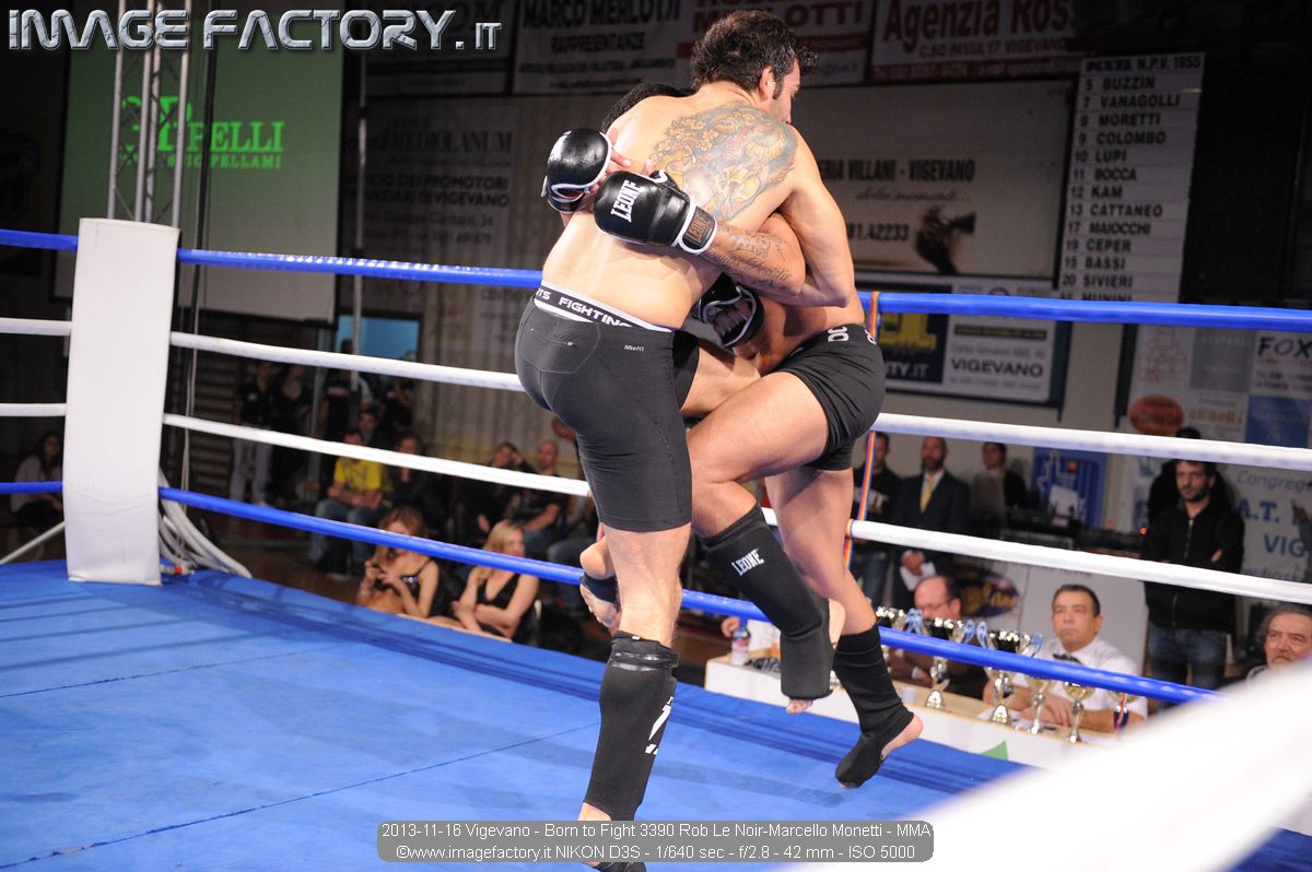2013-11-16 Vigevano - Born to Fight 3390 Rob Le Noir-Marcello Monetti - MMA